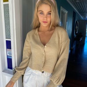 Glassons beige cropped cardigan